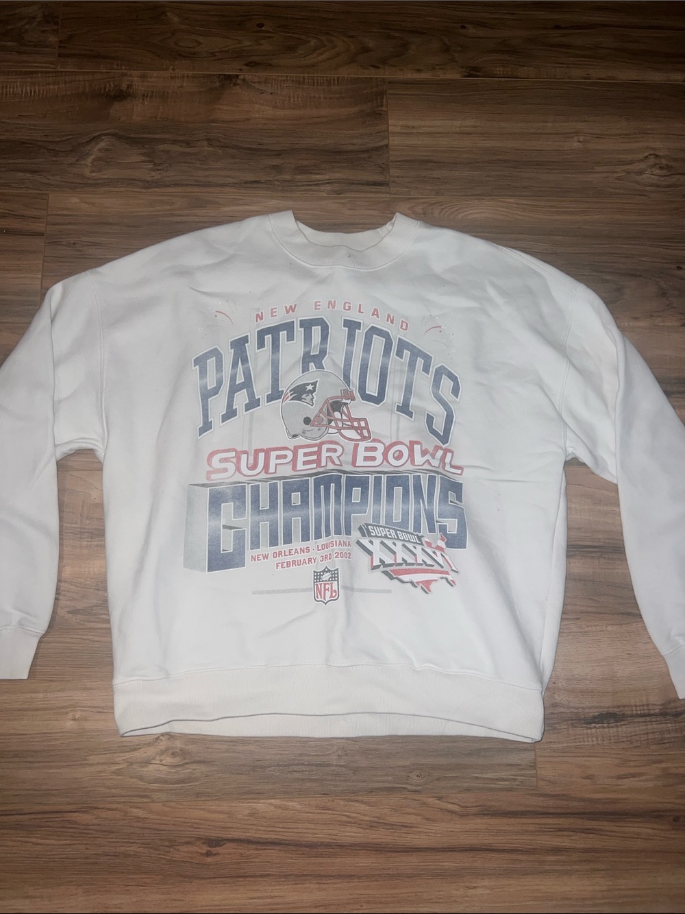Abercrombie White Super Bowl Champions Crewneck Sweatshirt